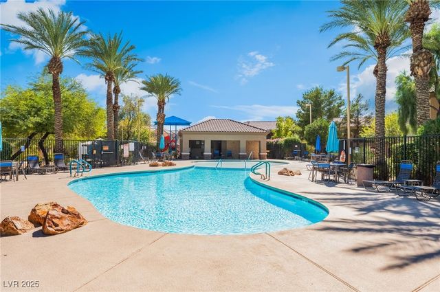 6770 Caporetto Lane 102, North Las Vegas, NV 89084