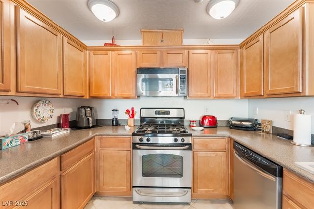 6770 Caporetto Lane 102, North Las Vegas, NV 89084