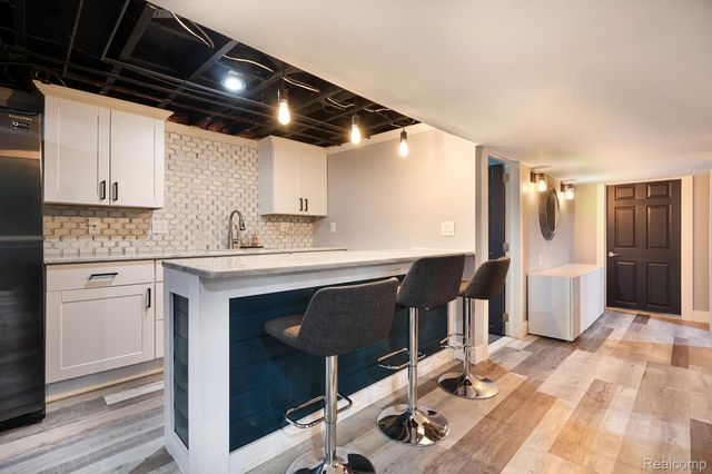 8132 Perrin Avenue, Westland, MI 48185