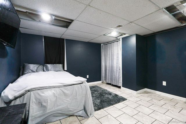 8132 Perrin Avenue, Westland, MI 48185