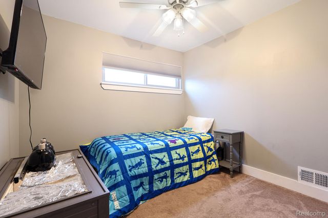 8132 Perrin Avenue, Westland, MI 48185