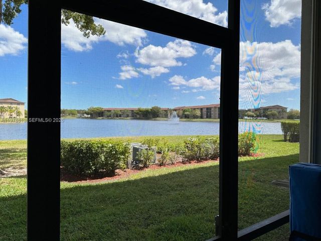 901 SW 141st Ave 109M, Pembroke Pines, FL 33027