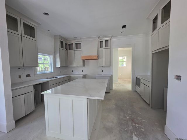 12079 Pendarvis Ln, Walker, LA 70785