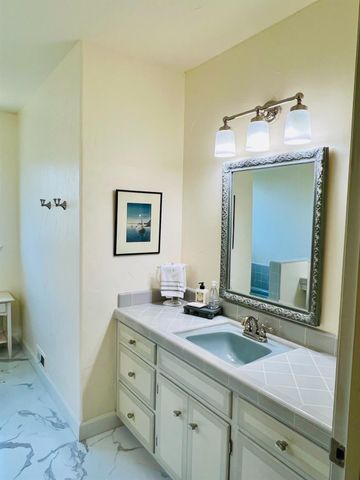 4400 Capri Way, Sacramento, CA 95822