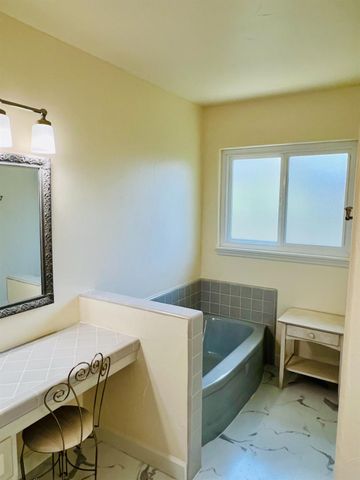 4400 Capri Way, Sacramento, CA 95822