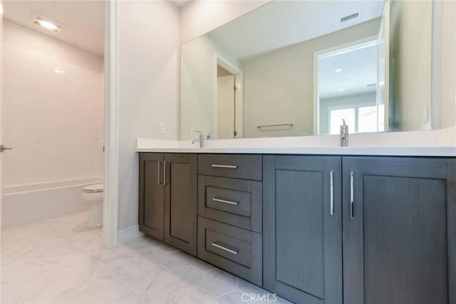 121 Linda Vista, Irvine, CA 92618