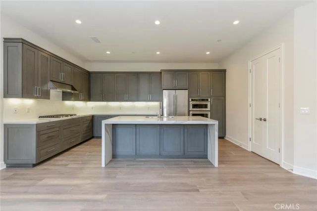121 Linda Vista, Irvine, CA 92618