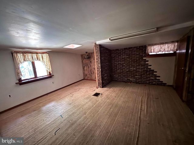 33-35 PADUCAH RD, Mount Holly, NJ 08060