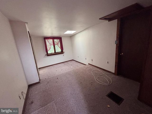 33-35 PADUCAH RD, Mount Holly, NJ 08060
