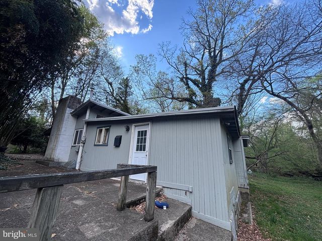 33-35 PADUCAH RD, Mount Holly, NJ 08060