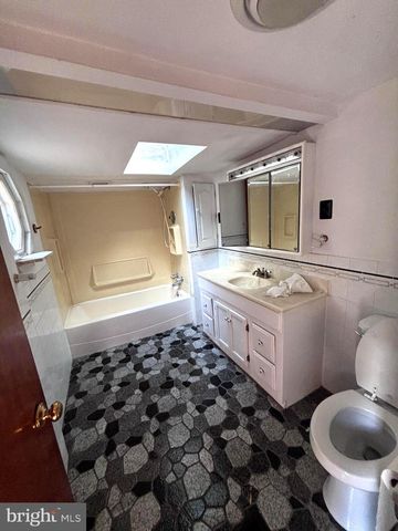 33-35 PADUCAH RD, Mount Holly, NJ 08060