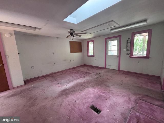 33-35 PADUCAH RD, Mount Holly, NJ 08060