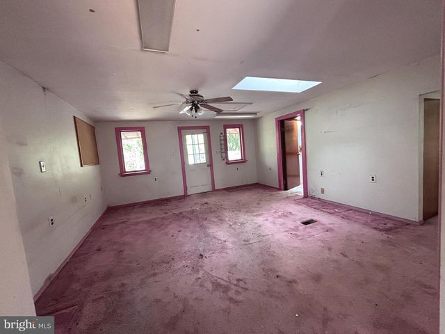 33-35 PADUCAH RD, Mount Holly, NJ 08060