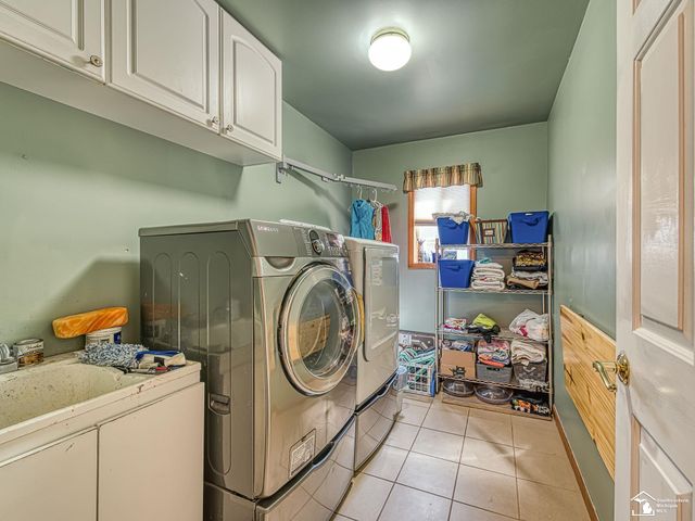 20087 Herzog Drive, Rockwood, MI 48173