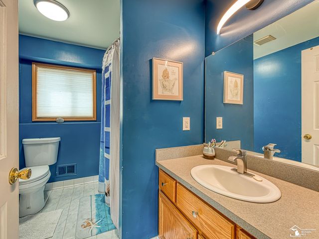 20087 Herzog Drive, Rockwood, MI 48173