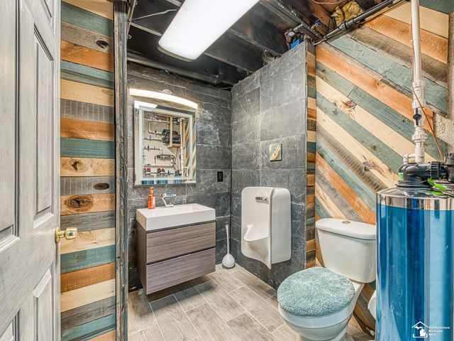 20087 Herzog Drive, Rockwood, MI 48173