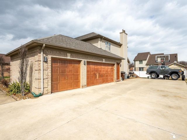 20087 Herzog Drive, Rockwood, MI 48173