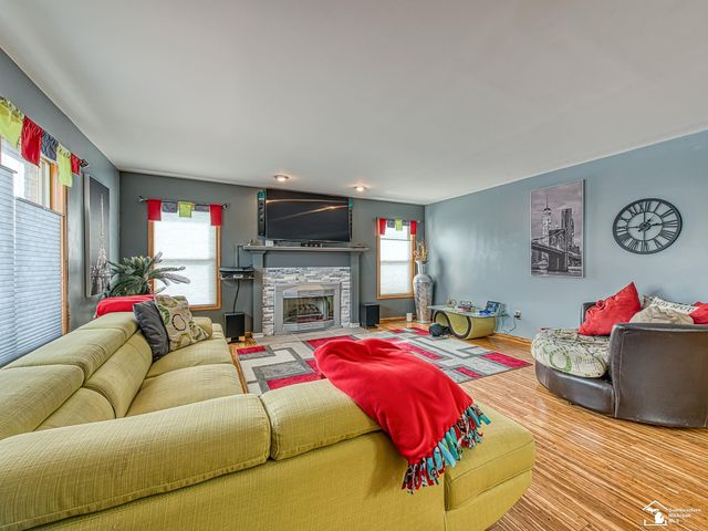 20087 Herzog Drive, Rockwood, MI 48173