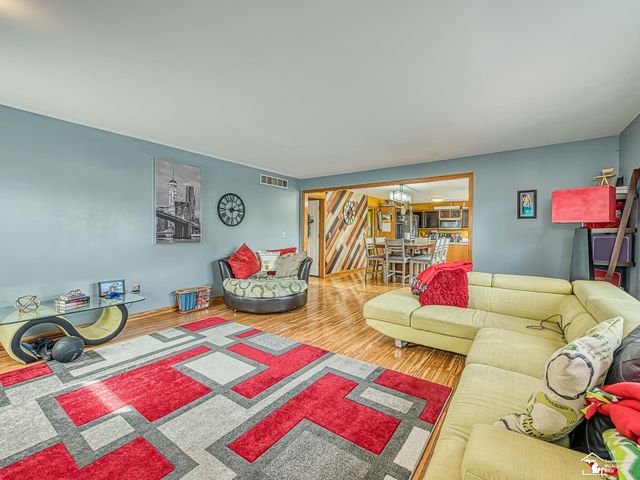 20087 Herzog Drive, Rockwood, MI 48173