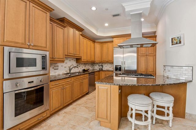 3841 W AZEELE STREET, Tampa, FL 33609