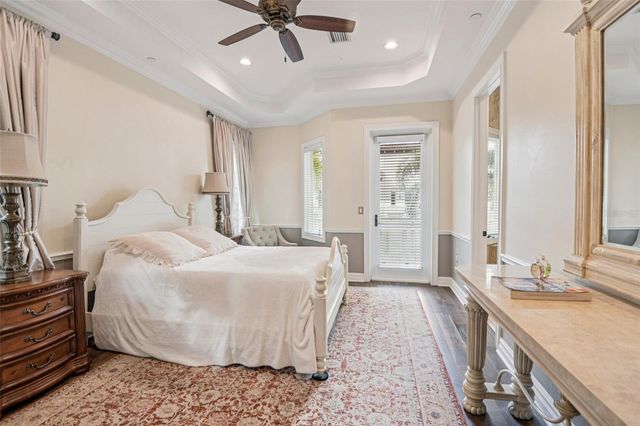 3841 W AZEELE STREET, Tampa, FL 33609