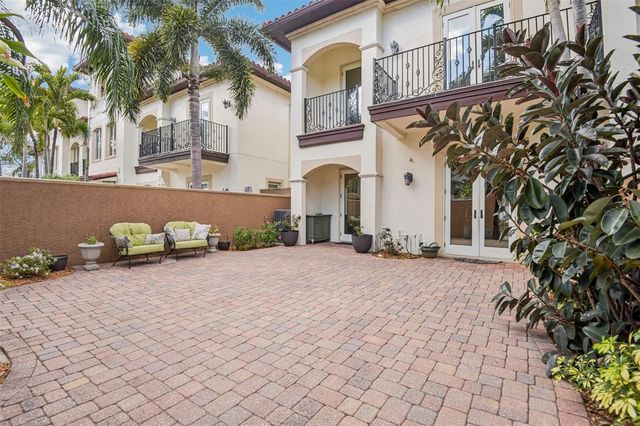 3841 W AZEELE STREET, Tampa, FL 33609