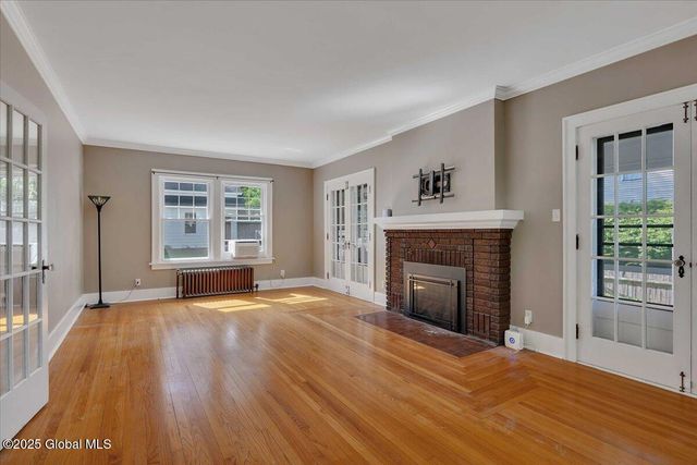 945 Morgan Avenue, Niskayuna, NY 12309