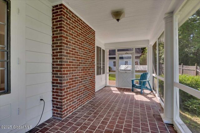 945 Morgan Avenue, Niskayuna, NY 12309