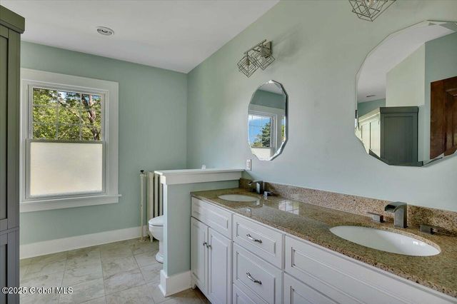 945 Morgan Avenue, Niskayuna, NY 12309