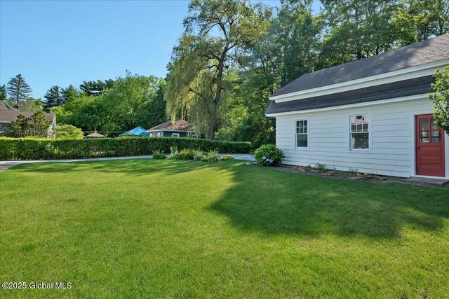 945 Morgan Avenue, Niskayuna, NY 12309