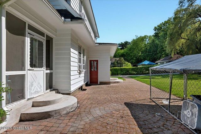 945 Morgan Avenue, Niskayuna, NY 12309