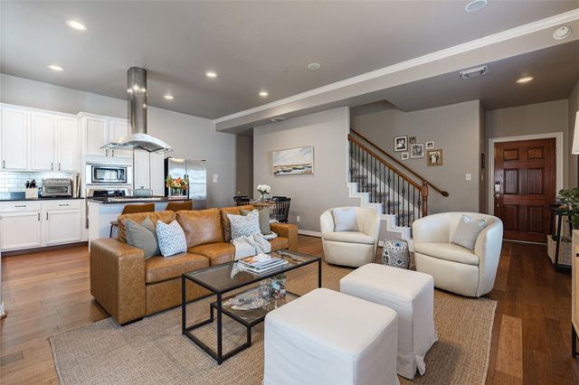 930 Mckinney Park Lane, Houston, TX 77003
