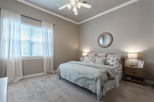 930 Mckinney Park Lane, Houston, TX 77003