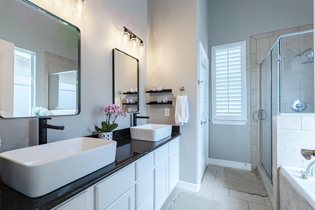 930 Mckinney Park Lane, Houston, TX 77003
