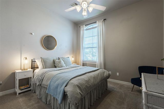 930 Mckinney Park Lane, Houston, TX 77003