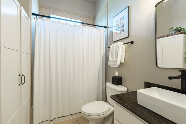 930 Mckinney Park Lane, Houston, TX 77003