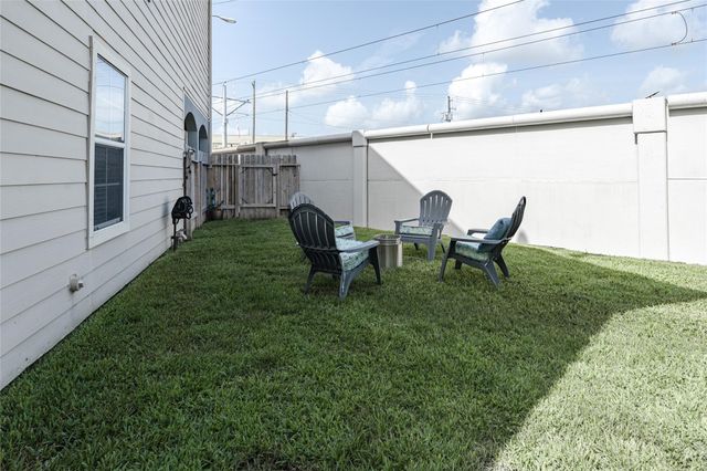 930 Mckinney Park Lane, Houston, TX 77003