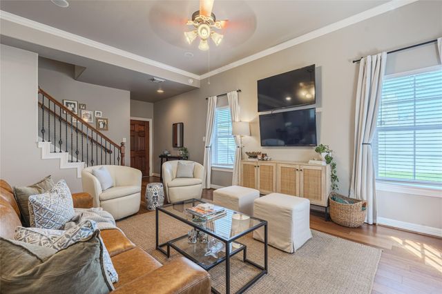930 Mckinney Park Lane, Houston, TX 77003