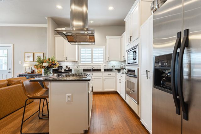 930 Mckinney Park Lane, Houston, TX 77003