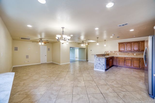 10490 White Bonnet St, San Antonio, TX 78240