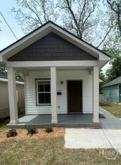 1314 New Castle Street, Savannah, GA 31415