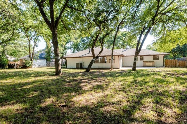 1416 Cheyenne Trail, Granbury, TX 76048