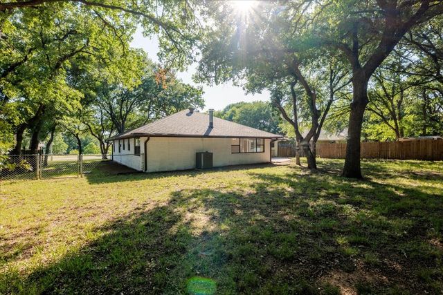 1416 Cheyenne Trail, Granbury, TX 76048