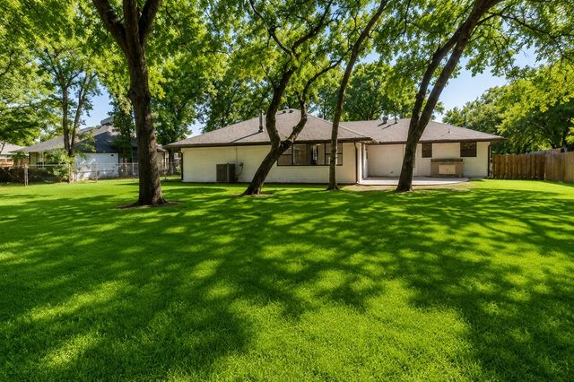 1416 Cheyenne Trail, Granbury, TX 76048