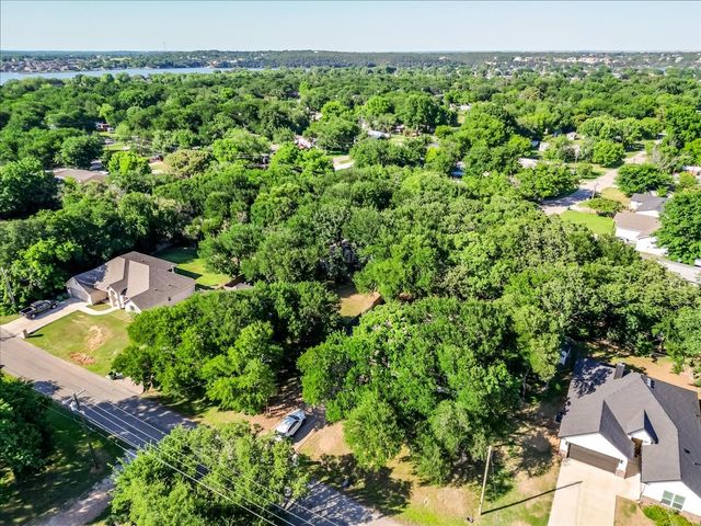 1416 Cheyenne Trail, Granbury, TX 76048