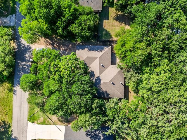 1416 Cheyenne Trail, Granbury, TX 76048