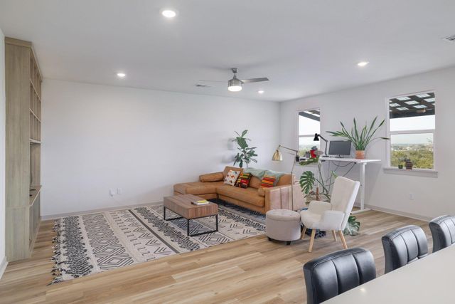 7316 Daves Landing DR, Austin, TX 78724