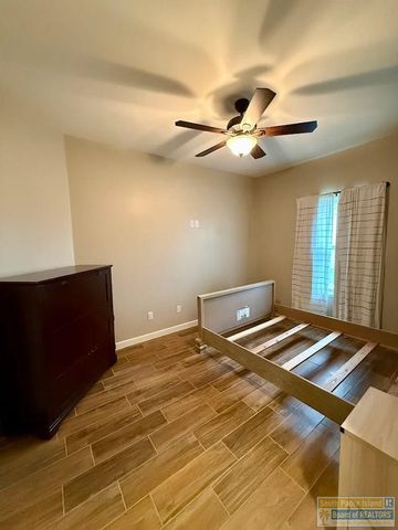 15 Valdarama Dr, Laguna Vista, TX 78578