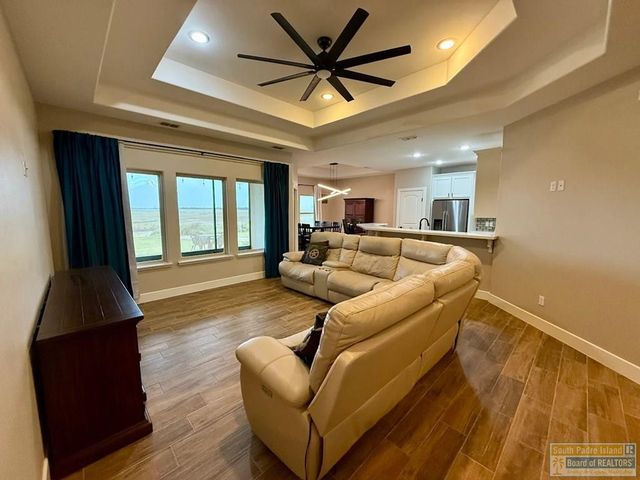 15 Valdarama Dr, Laguna Vista, TX 78578