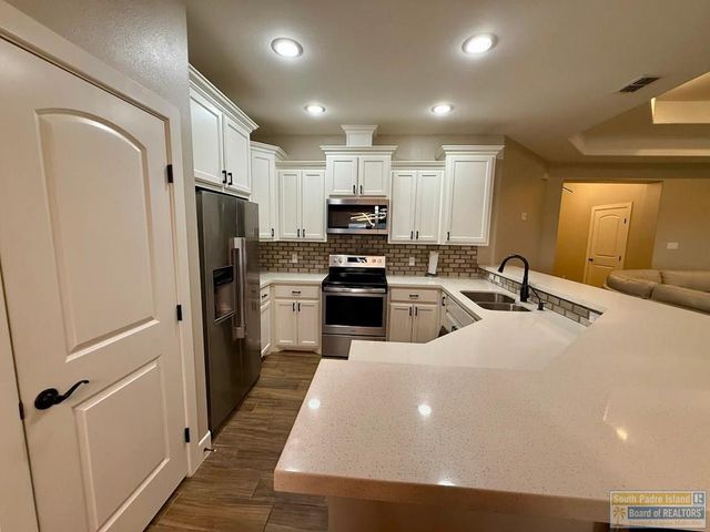 15 Valdarama Dr, Laguna Vista, TX 78578